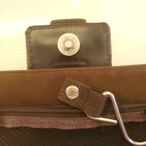 Cutter & Buck Toiletry Bag - Picture 7 of 7